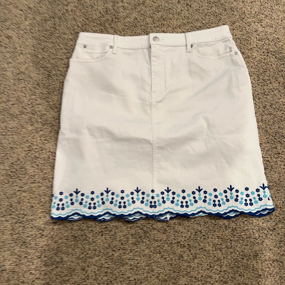 Talbots White Denim Embroidered Skirt SIZE 12 NWT